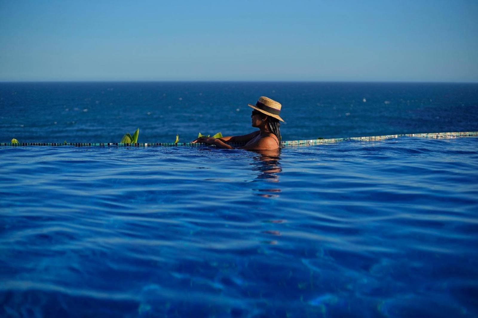 Cliffside Luxury Inn Armacao dos Buzios Exterior photo